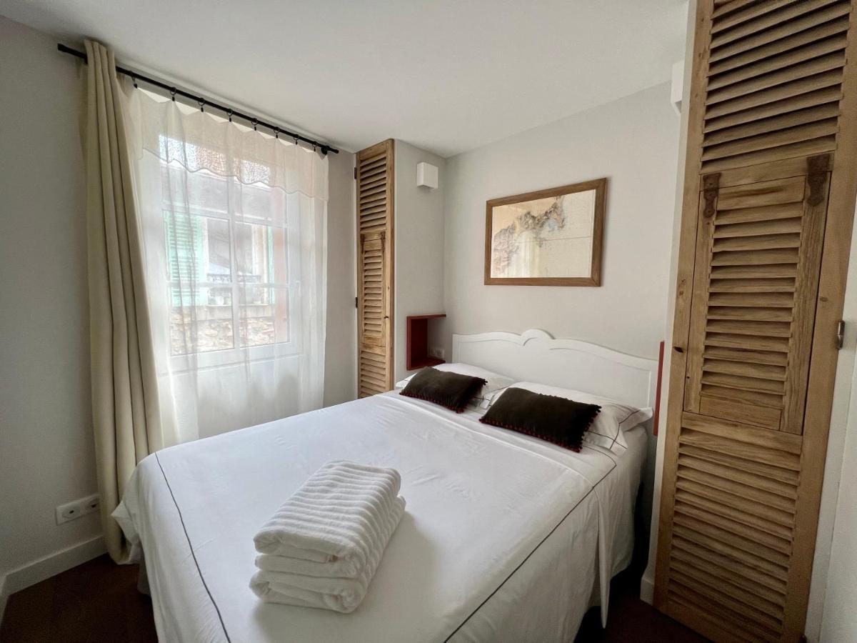 Les Petits Volets 2 Bed & Breakfast Antibes Exterior photo