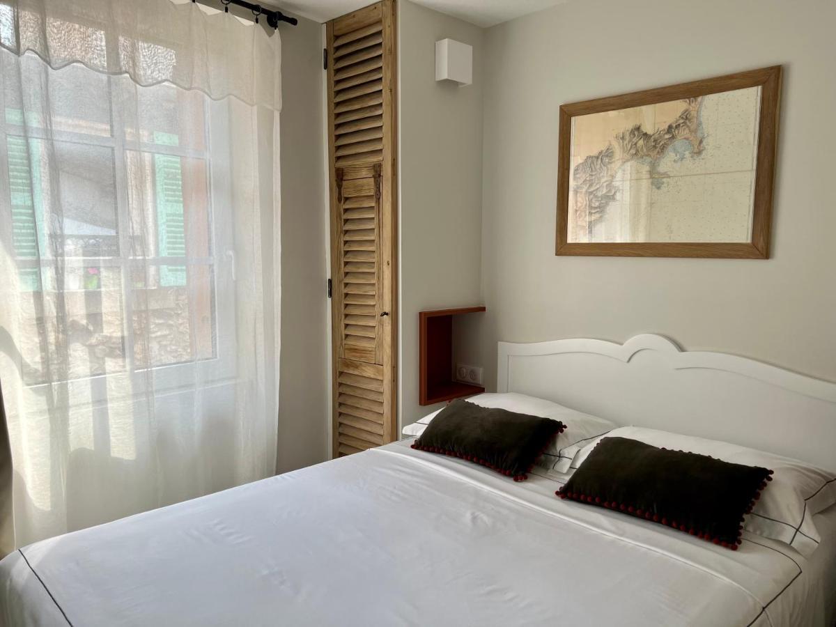 Les Petits Volets 2 Bed & Breakfast Antibes Exterior photo